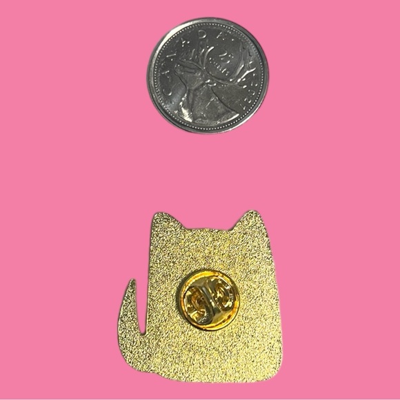 COPY - An Enamel Pin with “Dog Mom “. - Picture 2 of 2